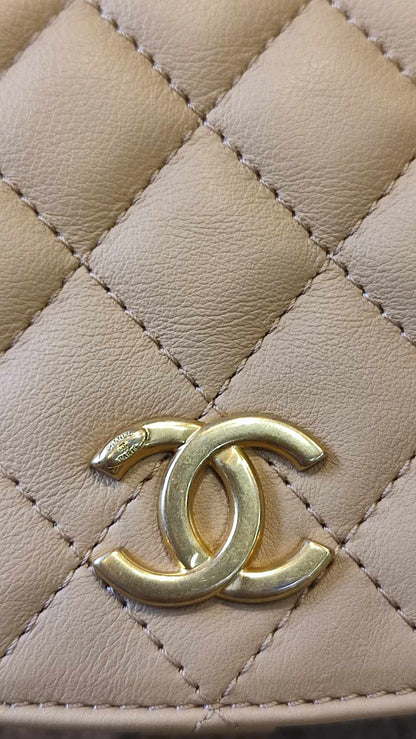 Chanel Messenger Flap Bag Lambskin Beige Series 27 Fullset