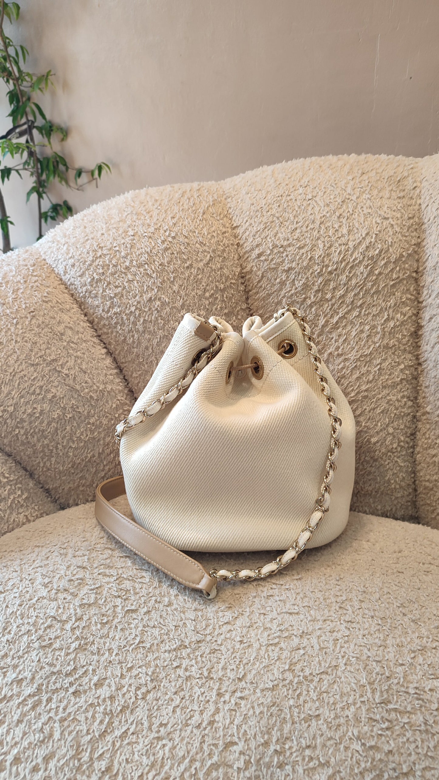 Chanel Deauville Hobo Bucket Bag White Series 29