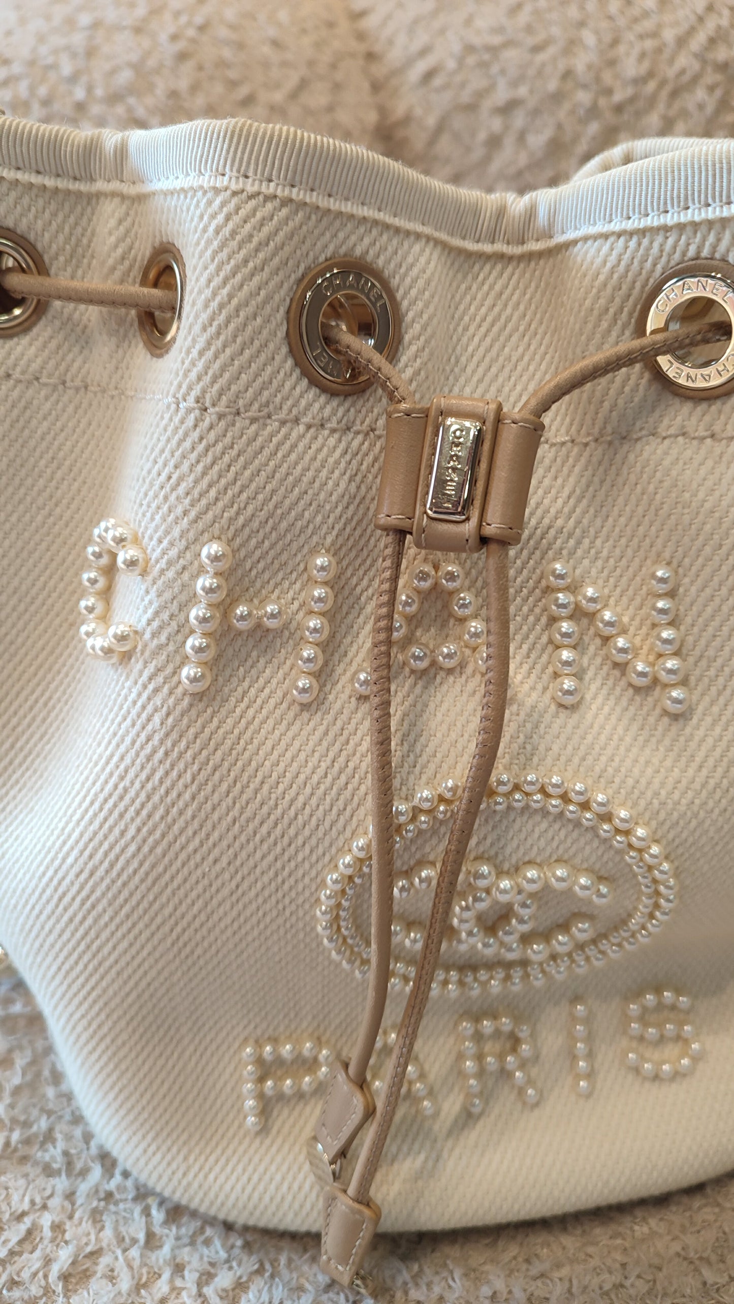 Chanel Deauville Hobo Bucket Bag White Series 29