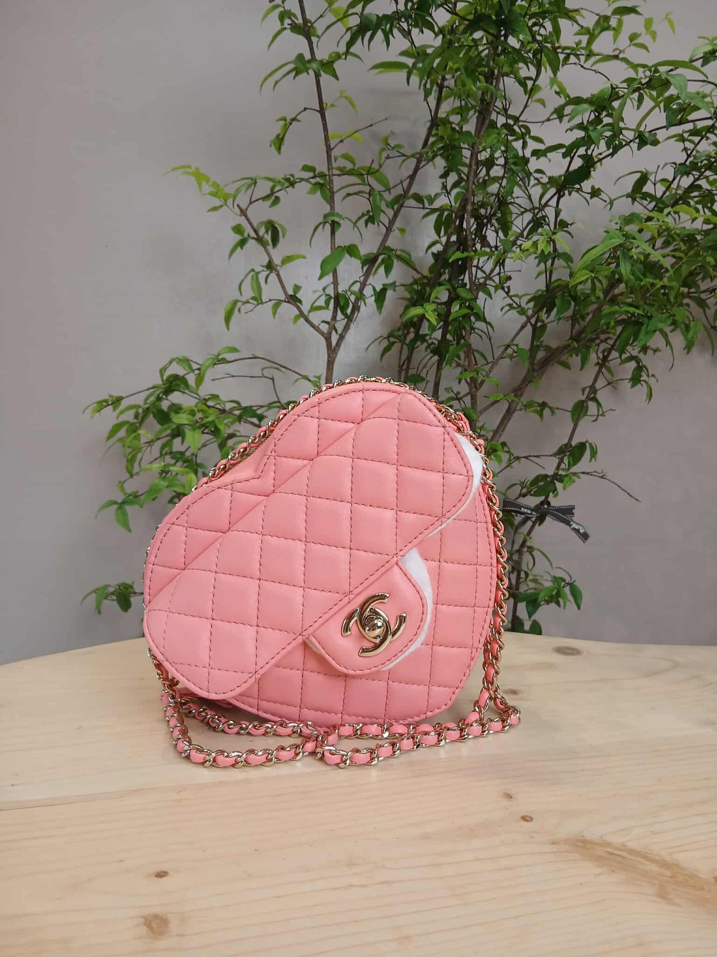Chanel CC in Love Heart Bag Lambskin Pink Microchipped
