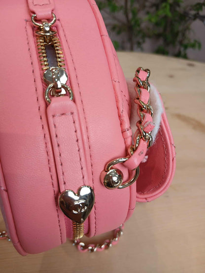 Chanel CC in Love Heart Bag Lambskin Pink Microchipped