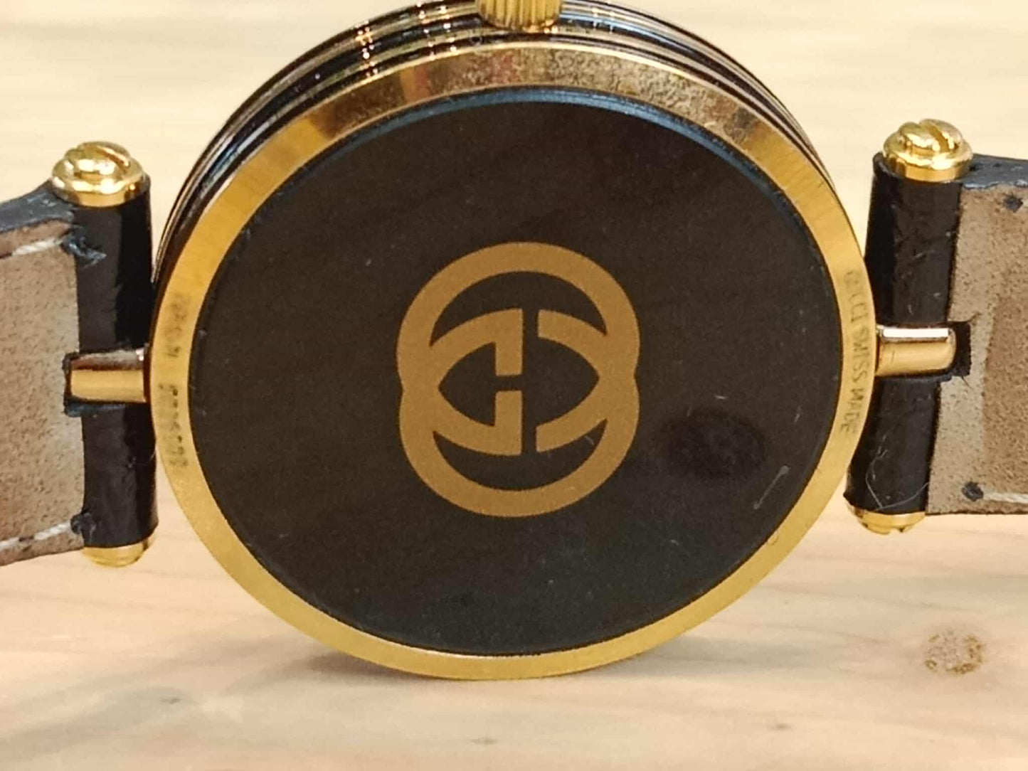 Gucci Men Gold Plated Band Wristwatch