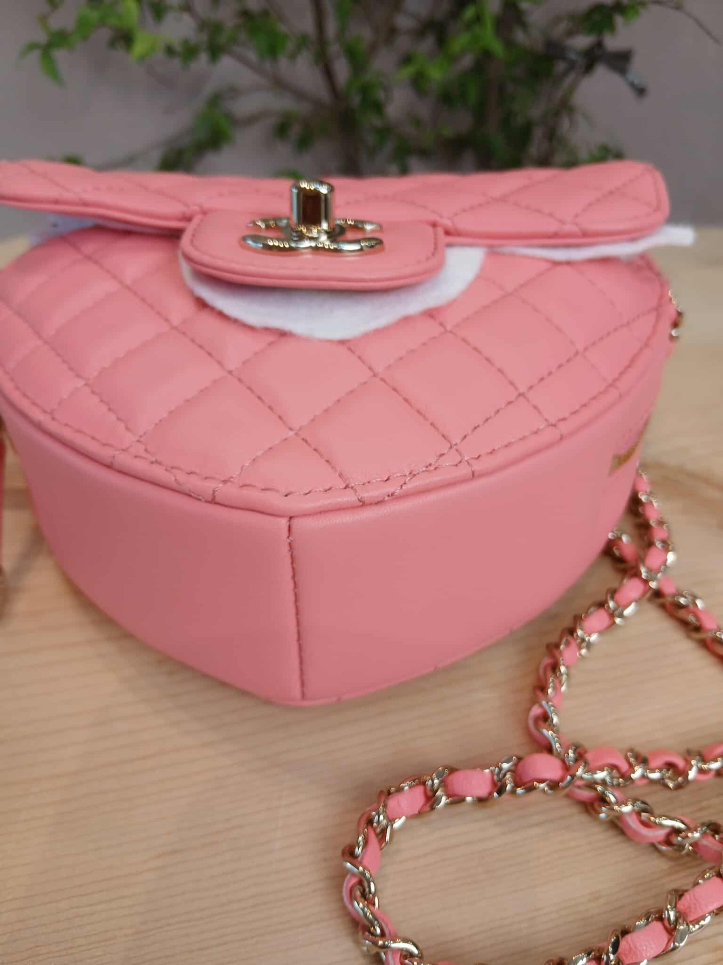 Chanel CC in Love Heart Bag Lambskin Pink Microchipped