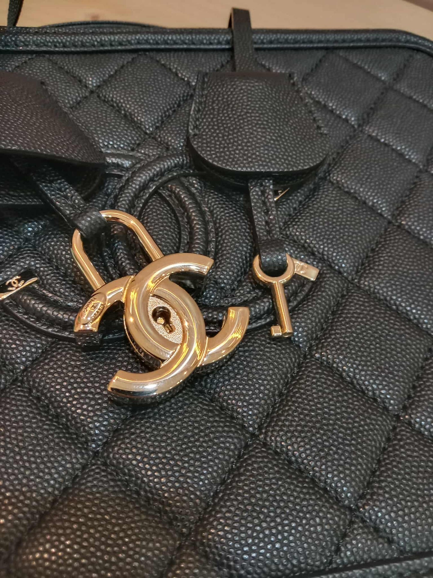 Chanel CC Filigree Vanity Case Caviar Black Large Series 29