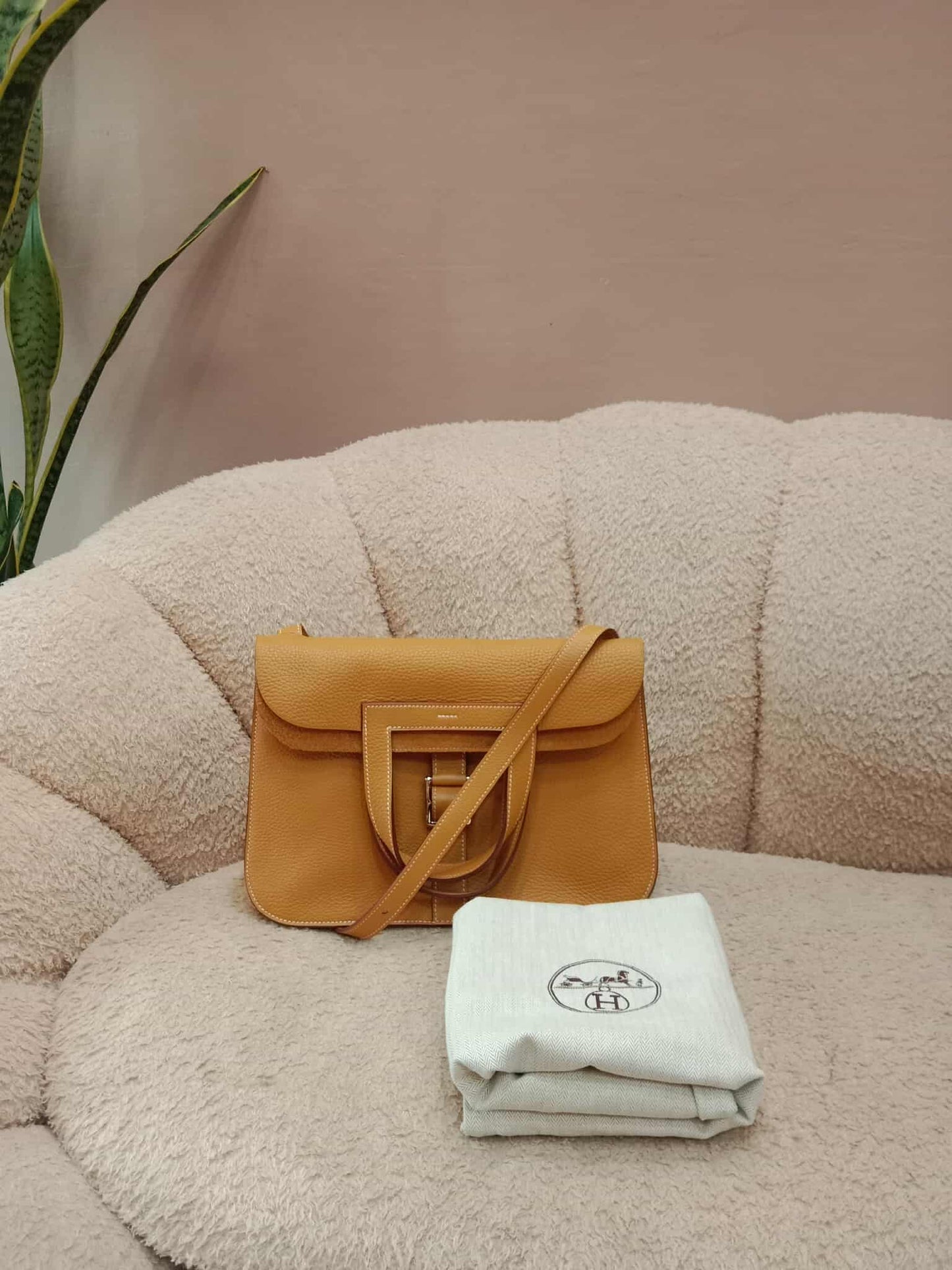 Hermes Halzan 31 Jaune Ambre Clemence Stamp R Square 2014