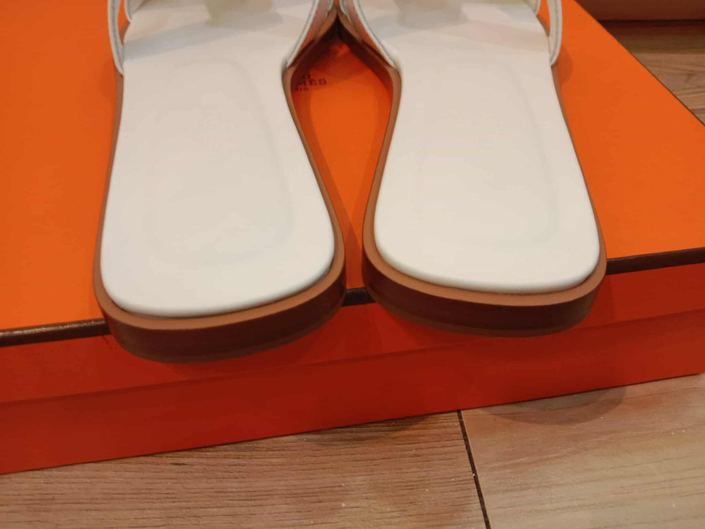 Hermes Oran Blanc Size 37