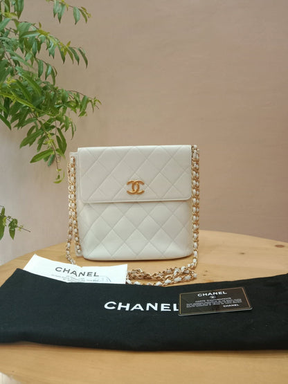 Chanel 21S Hobo Bag Qulted Lambskin White Series 31