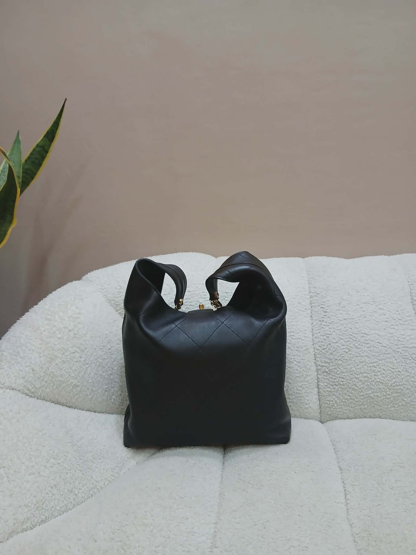 Chanel Hobo Bag Shiny Calfskin Black Microchipped Fullset