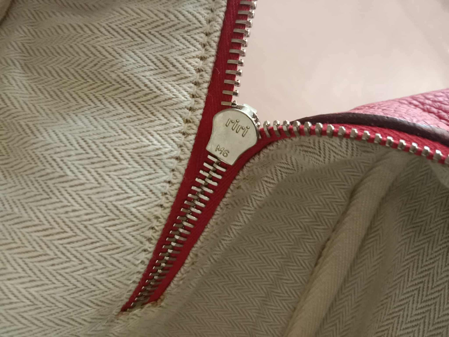 Hermes Victoria 43 Clemence Red Stamp R 2014