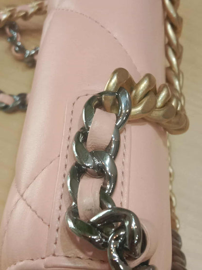 Chanel 19 Wallet on Chain Peach in Quilted Lambskin Microchipped