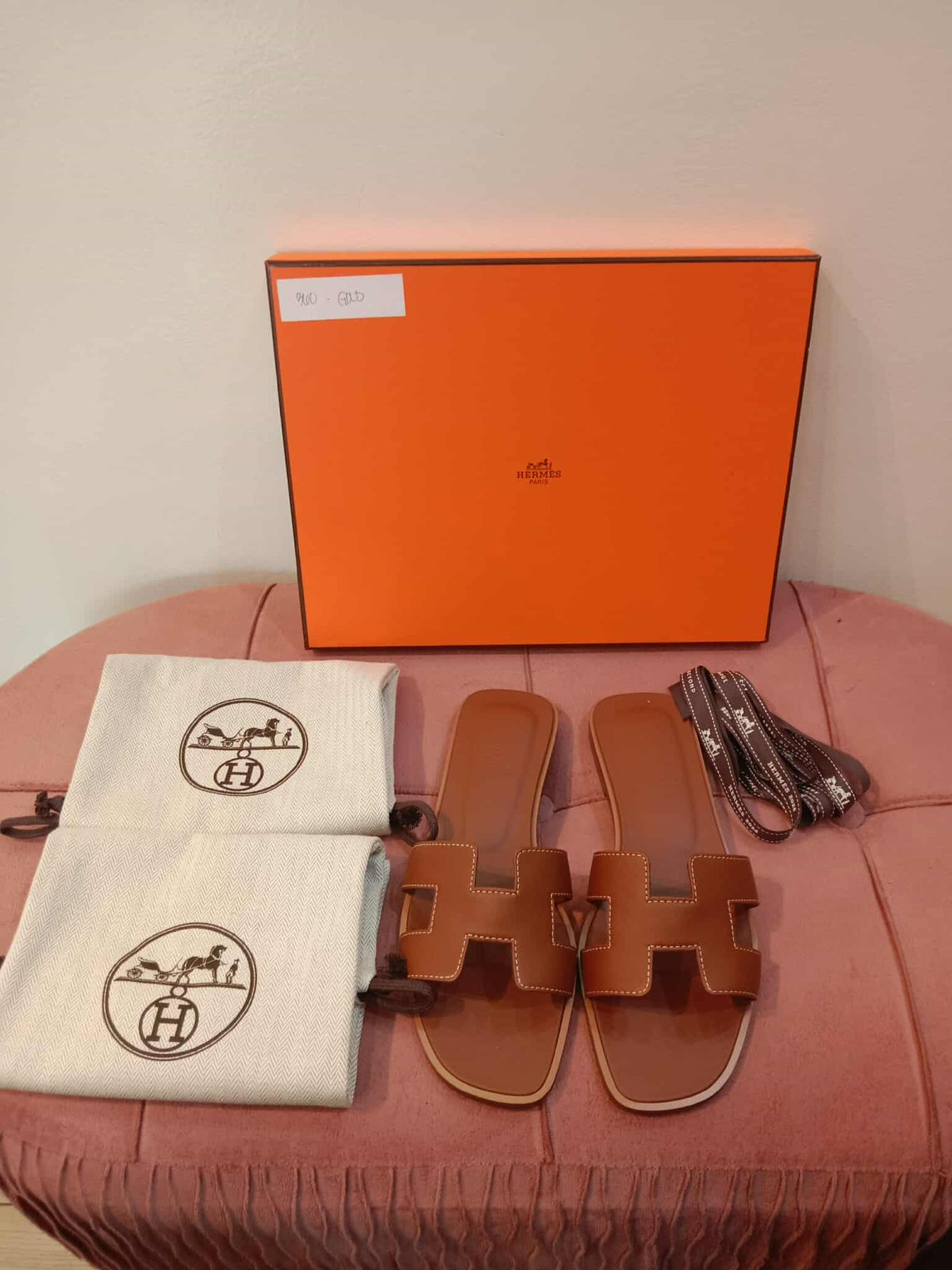 Hermes Oran Gold Size 36