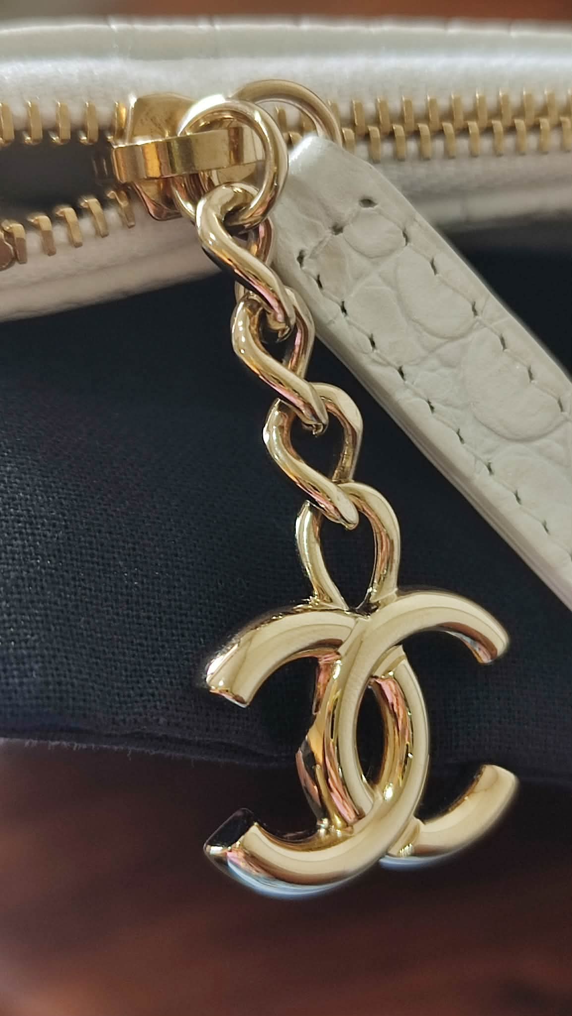Chanel OCase Croc Embossed White Series 28