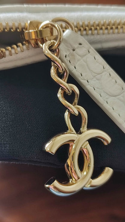 Chanel OCase Croc Embossed White Series 28