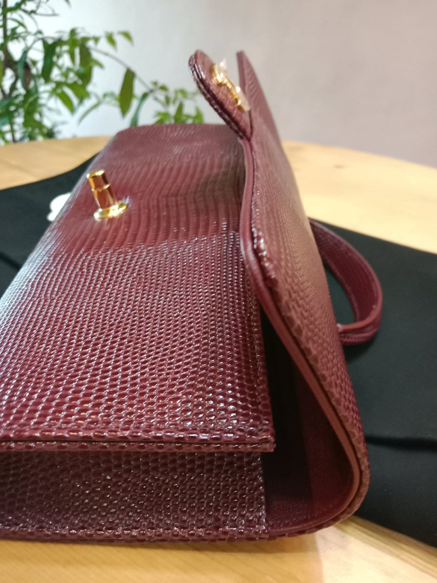 Chanel Tophandle Lizard Embossed Calfskin Clutch Dar Burgundy Microchipped