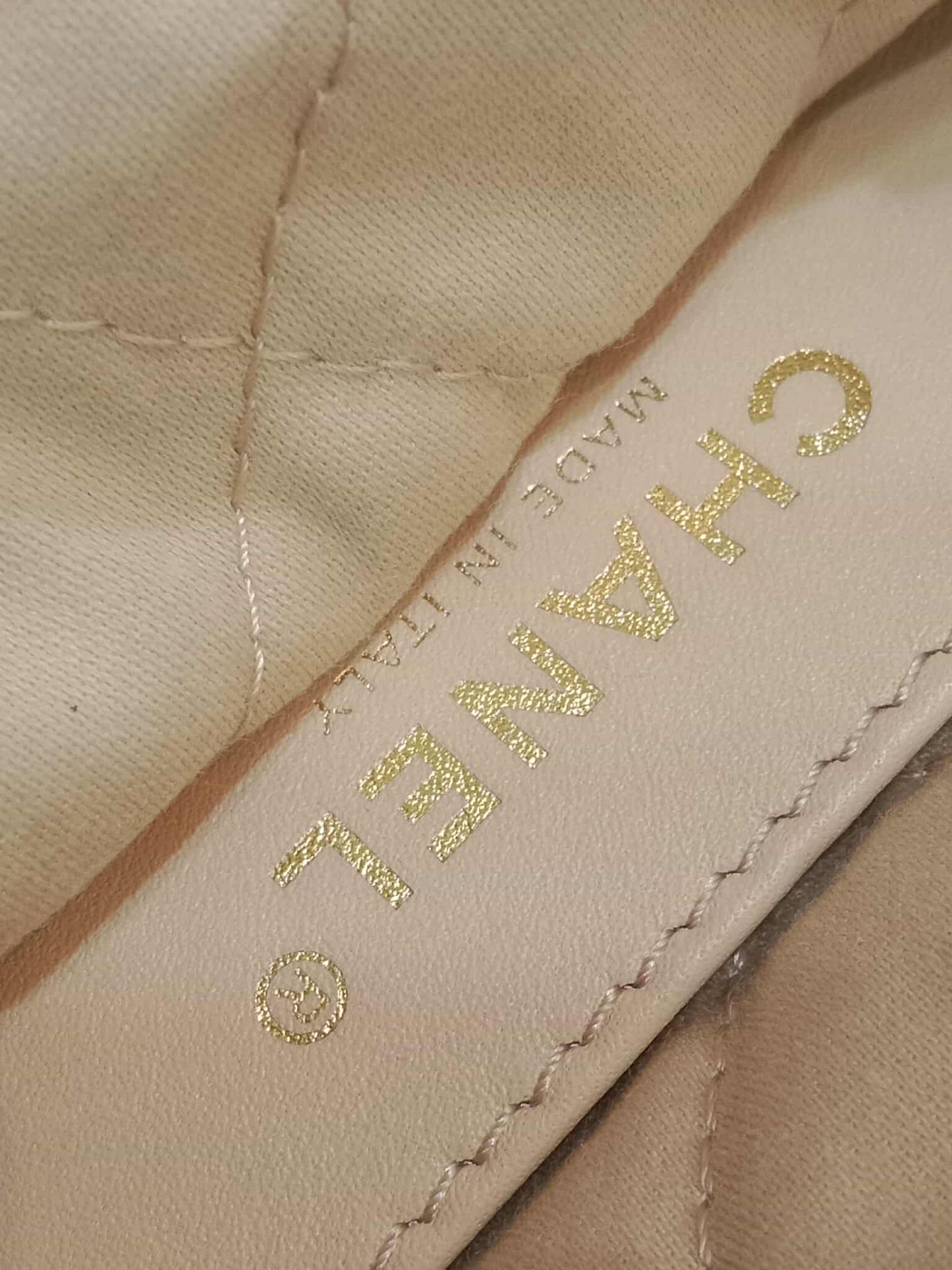 Chanel 22 Mini Tote Lambskin White Microchipped