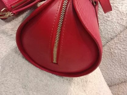 Louis Vuitton Soufflot Epi Pochette Shoulder Barrel Bag Leather Castilean Red