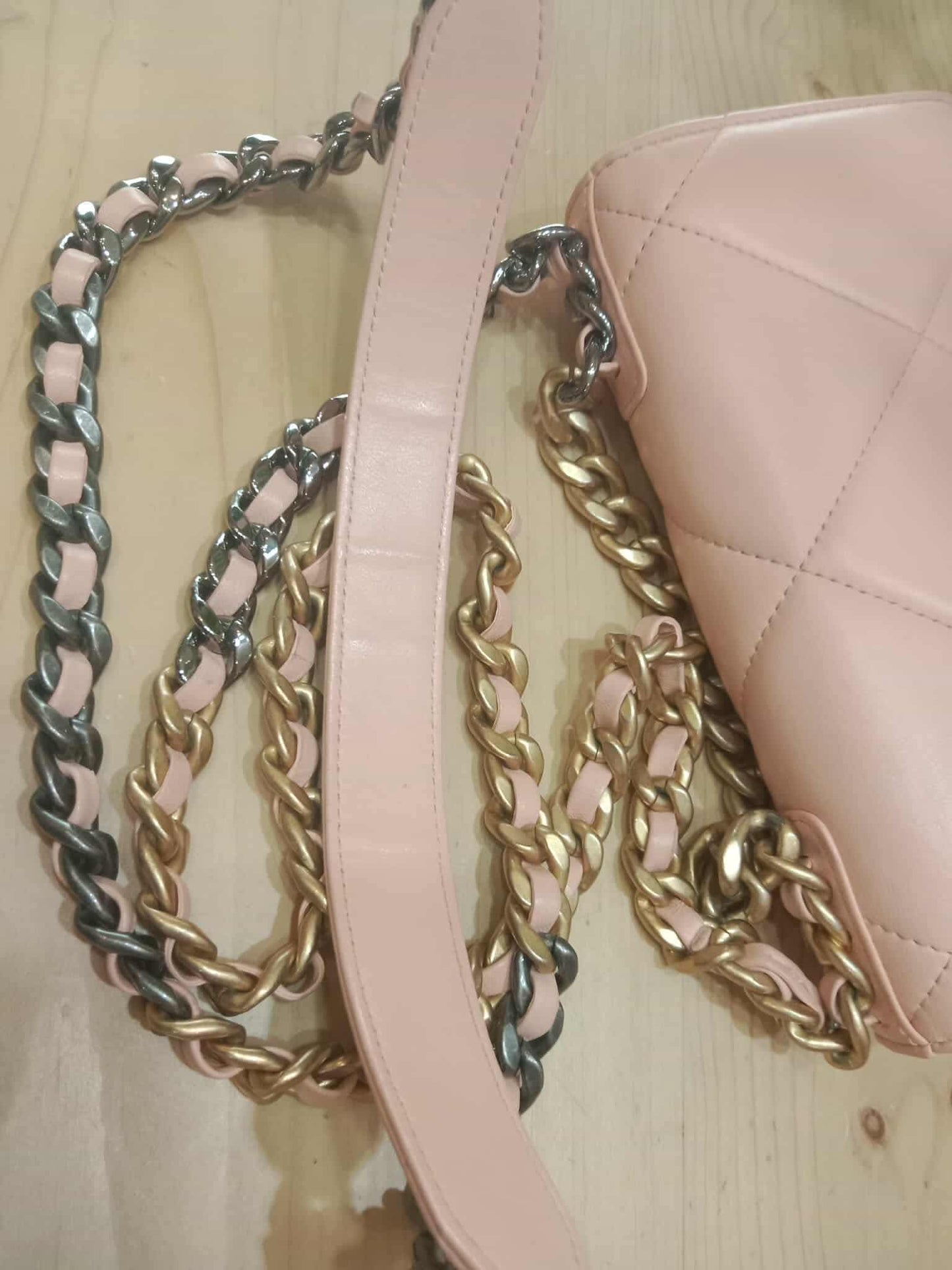 Chanel 19 Wallet on Chain Peach in Quilted Lambskin Microchipped