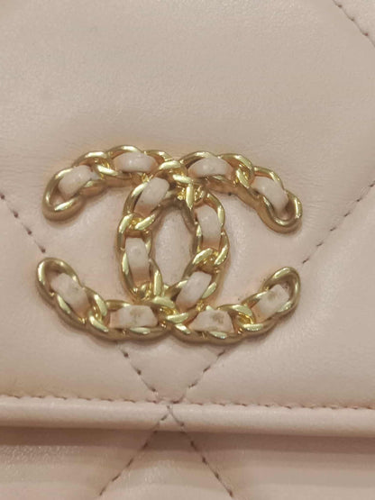 Chanel 19 Wallet on Chain Peach in Quilted Lambskin Microchipped