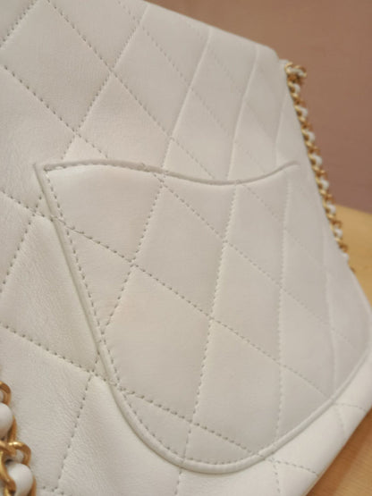Chanel 21S Hobo Bag Qulted Lambskin White Series 31
