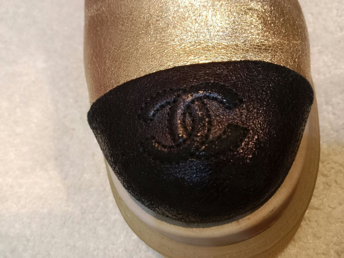 Chanel Interlocking CC Logo Metallic Gold/Beige Lace-up Sneakers with Black Cap Toe Size 35