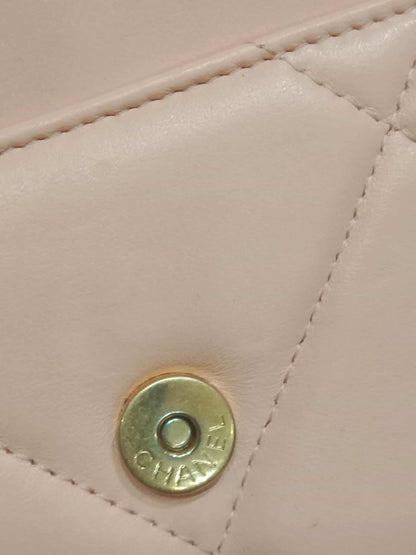 Chanel 19 Wallet on Chain Peach in Quilted Lambskin Microchipped