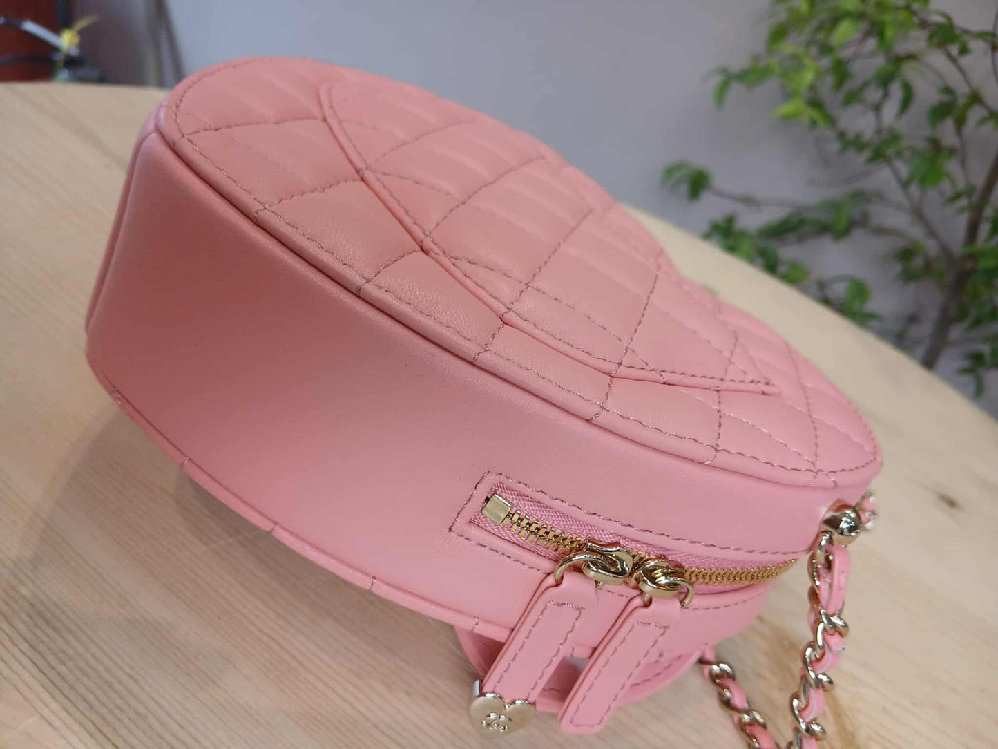 Chanel CC in Love Heart Bag Lambskin Pink Microchipped