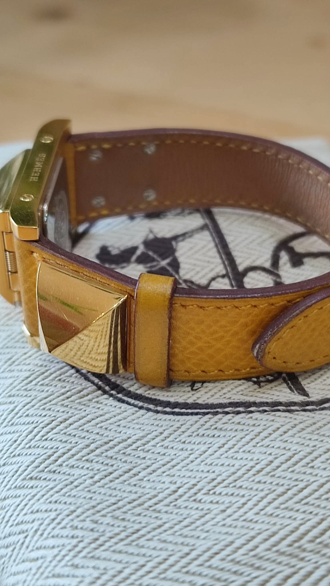 Hermes Vintage Gold Plated Medor Watch Epsom Yellow Stamp Y Circle 1995
