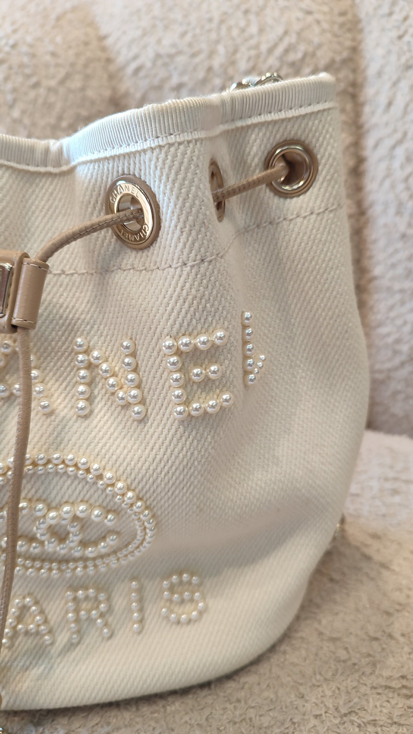 Chanel Deauville Hobo Bucket Bag White Series 29
