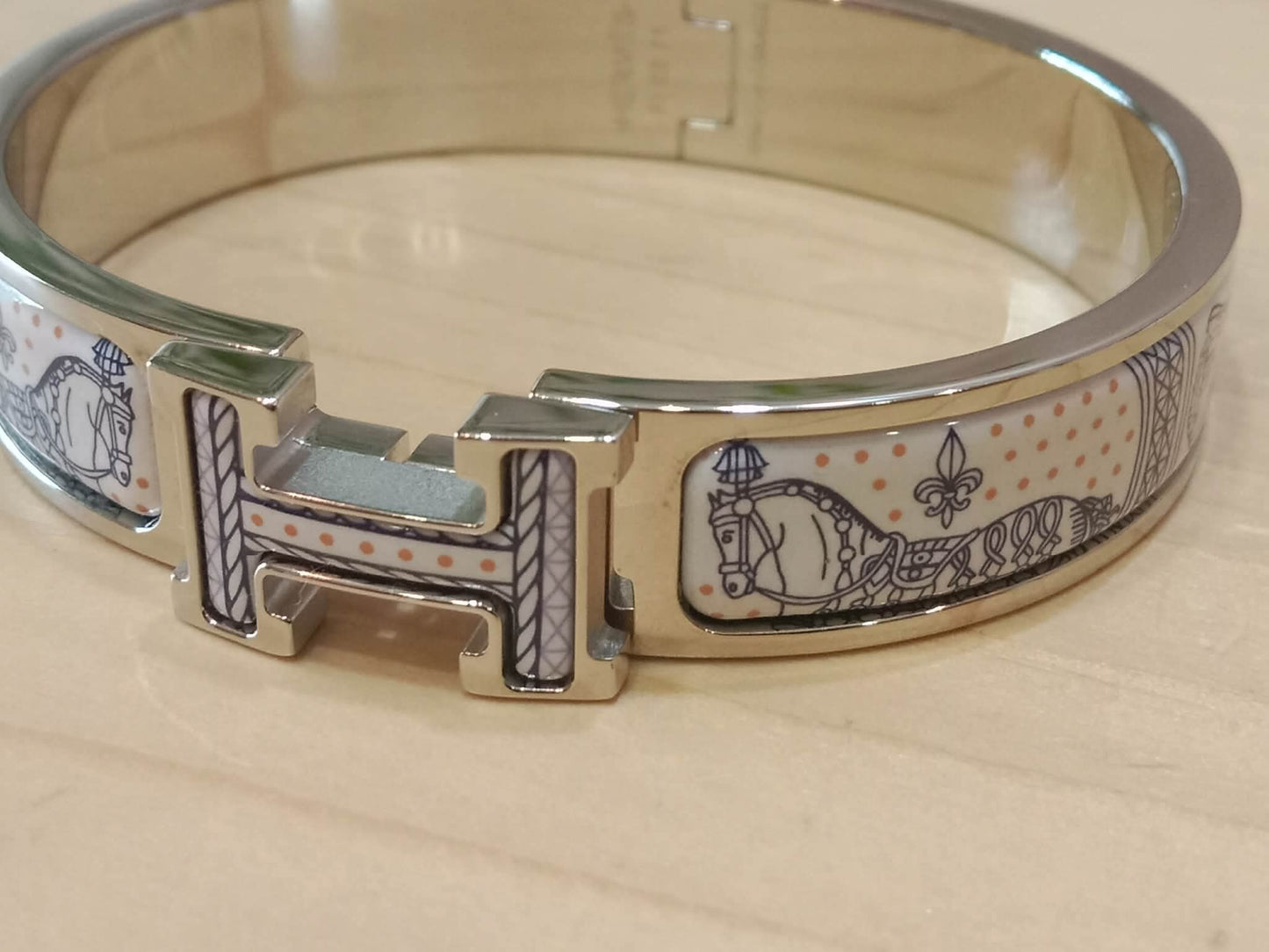 Hermes Clic H Bracelet in the "Grand Apparat Remix" Pattern White Enamel Printed Band Palladium-Plated Hardware GM Size