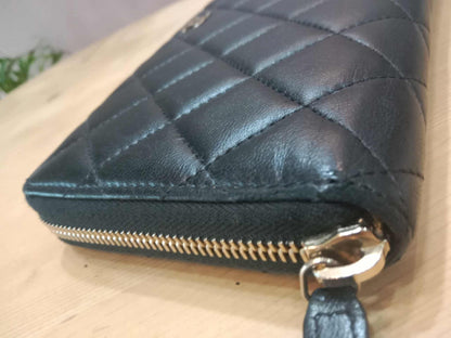 Chanel Quilted Leather Zip-Around Lambskin Wallet Series 22