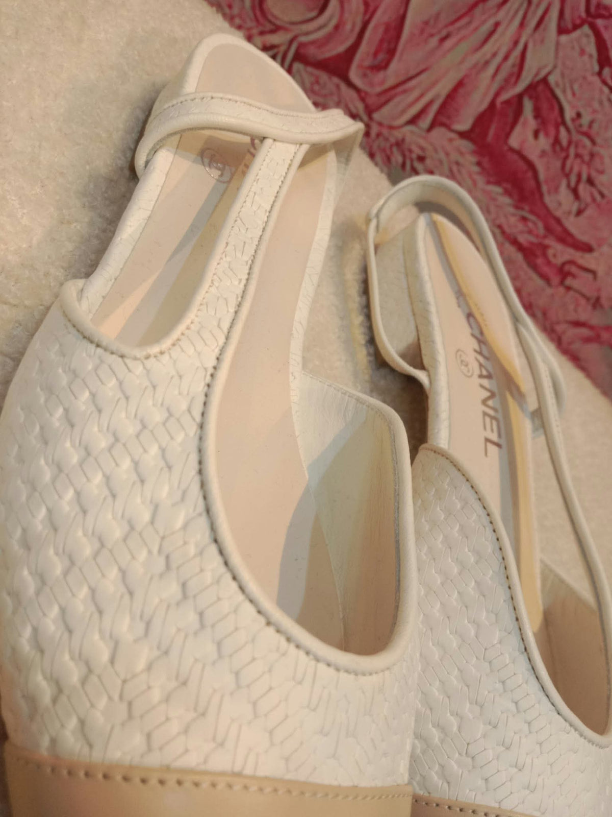 Chanel White and Beige Slingback Flat Shoes Size 36.5