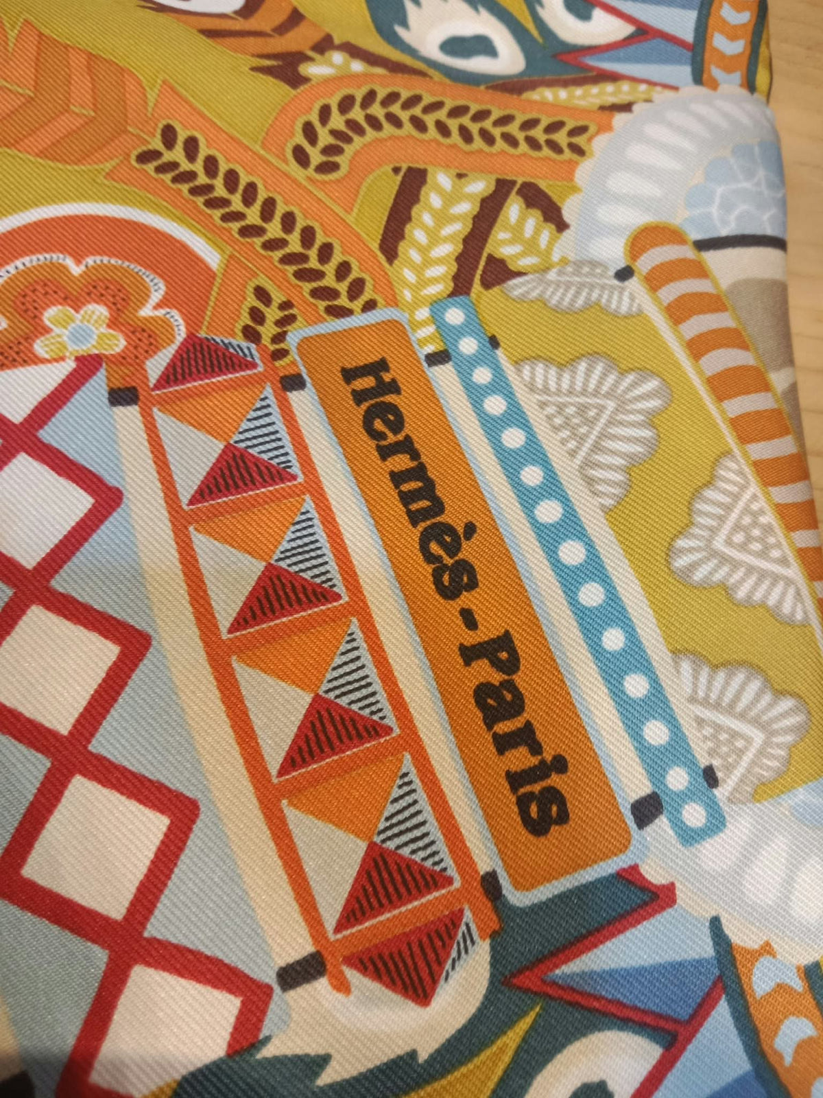 Hermes "Duo Cosmique" Carre 90 Silk Scarf