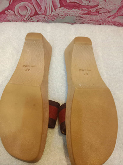 Hermes "Fourre-Tout" Wooden Canvas Burgundy/Red Sandals Size 37