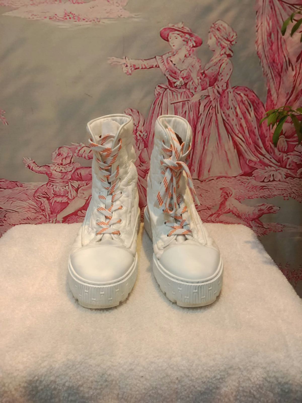 Hermes Fresh Ankle Boots Blanc/White Size 39