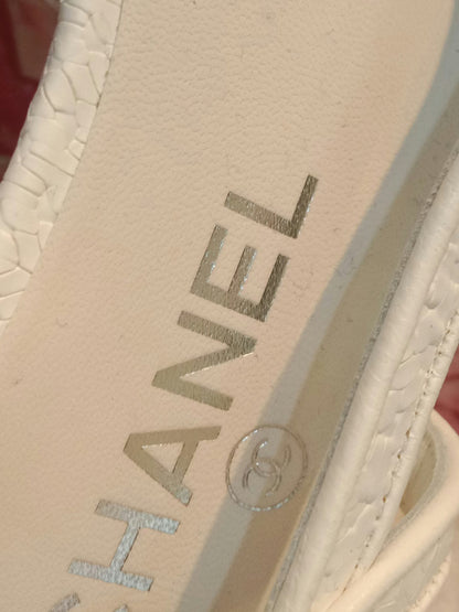 Chanel White and Beige Slingback Flat Shoes Size 36.5