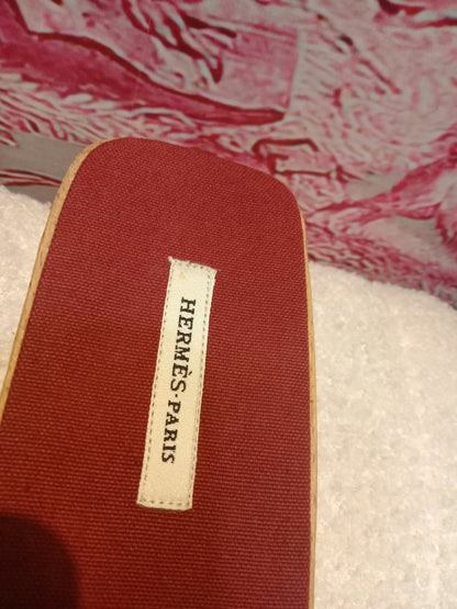 Hermes "Fourre-Tout" Wooden Canvas Burgundy/Red Sandals Size 37