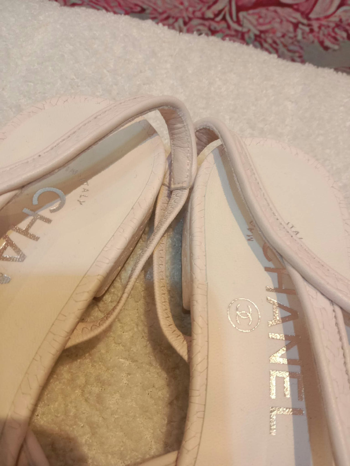 Chanel Cream Slingback Pumps size 36.5