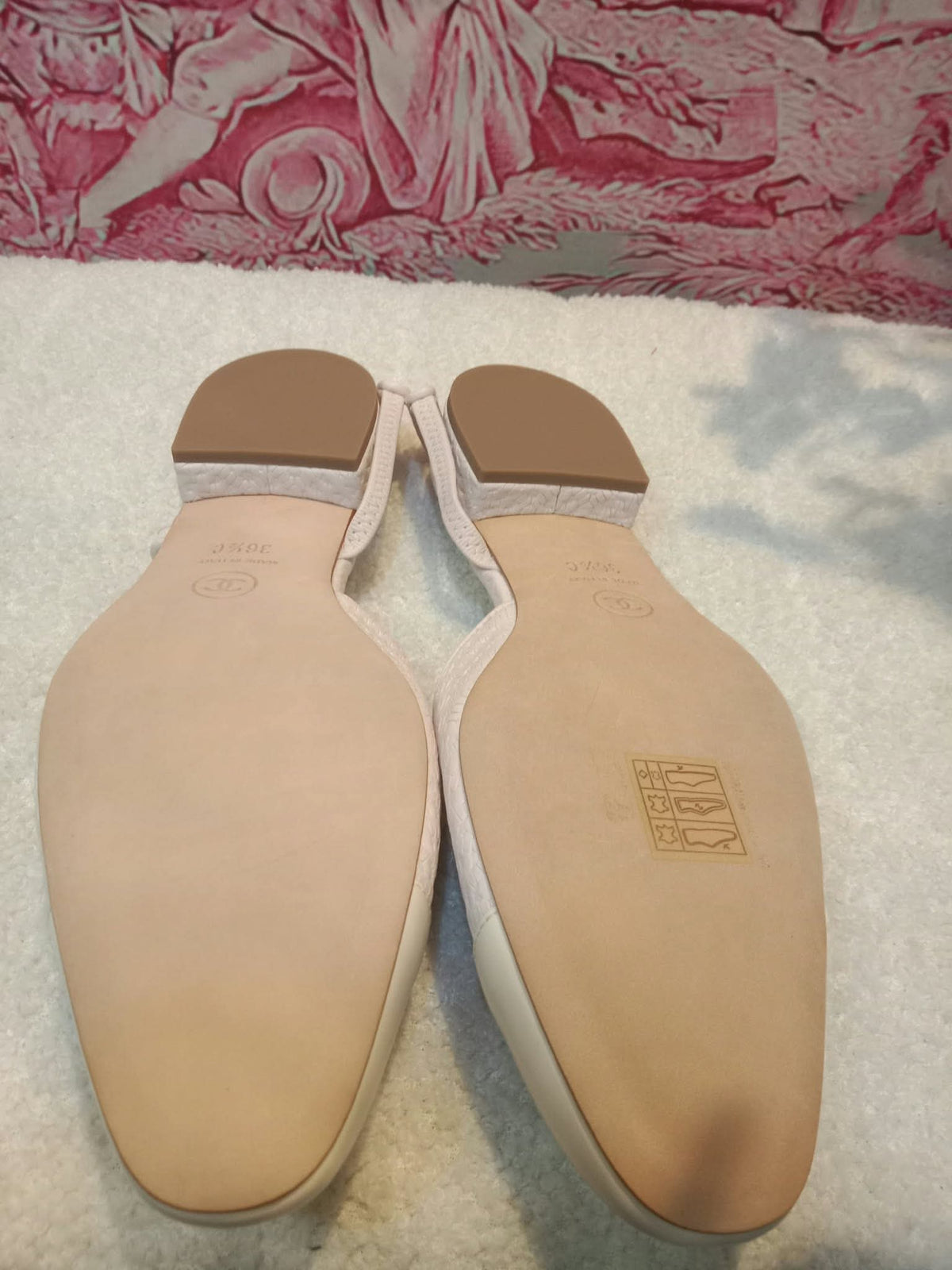 Chanel Cream Slingback Pumps size 36.5