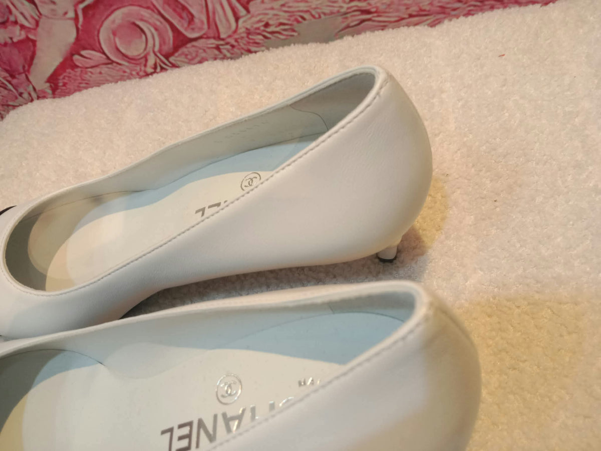 Chanel White and Black Cap-Toe Pumps Light Blue Size 36.5
