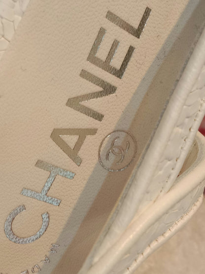 Chanel White and Beige Slingback Flat Shoes Size 36.5
