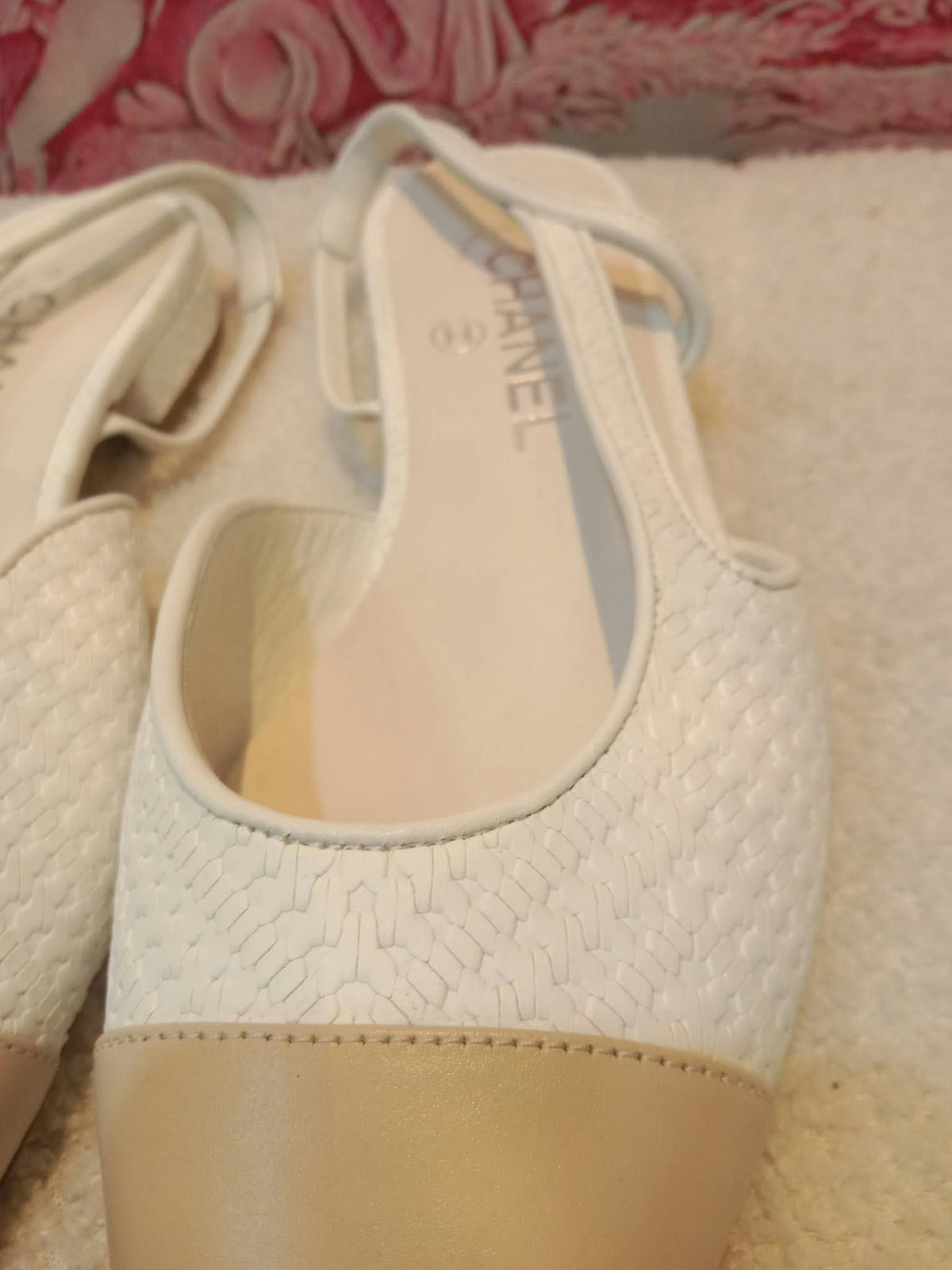 Chanel White and Beige Slingback Flat Shoes Size 36.5