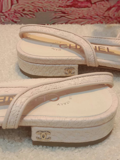 Chanel Cream Slingback Pumps size 36.5
