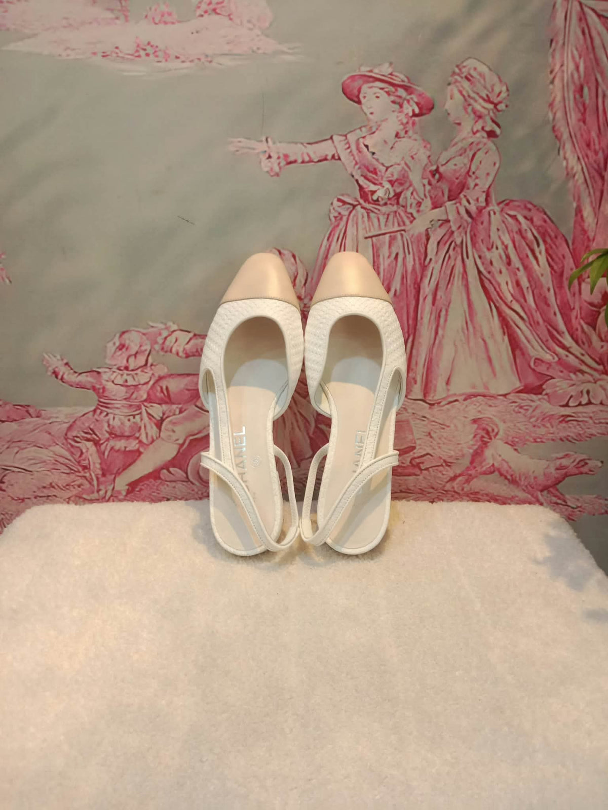 Chanel White and Beige Slingback Flat Shoes Size 36.5